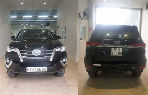 Chủ xe Toyota Fortuner bốc được biển 'tứ quý', rao bán giá gần gấp đôi