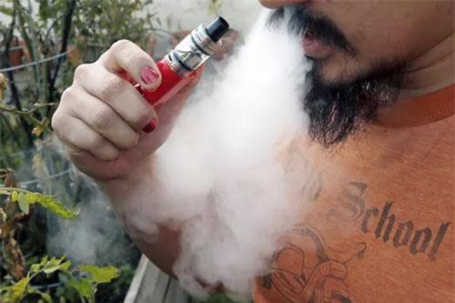 Công bố báo cáo đầu tiên về chứng bệnh phổi liên quan tới thuốc lá điện tử