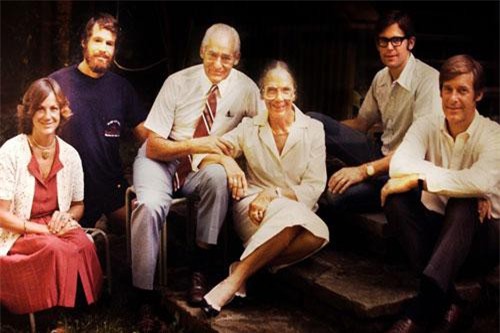 Tiết lộ bí mật gia tộc giàu có nhất hành tinh không phải ai cũng biết