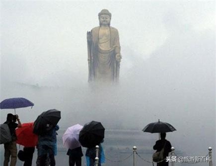 Tượng Phật cao nhất thế giới, muốn chạm tay vào phải trả tiền