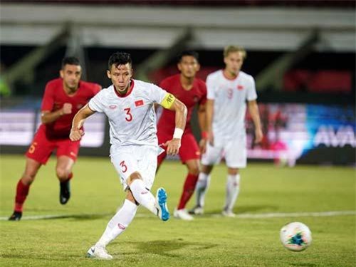 Việt Nam có 3 cầu thủ lọt đội hình tiêu biểu Đông Nam Á