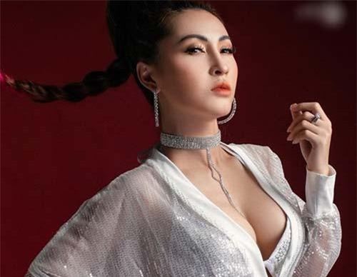 Đọ body 'bỏng mắt' của 4 mỹ nữ miền Tây