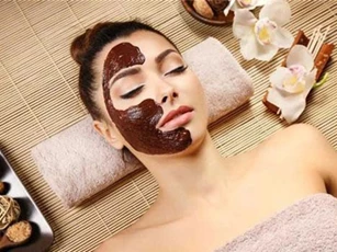 Dưỡng da bằng mặt nạ sô cô la đen, bạn đã thử chưa?