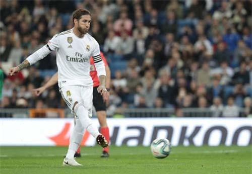 Góp công đưa Real trở lại ngôi nhì bảng, Ramos sánh ngang Messi