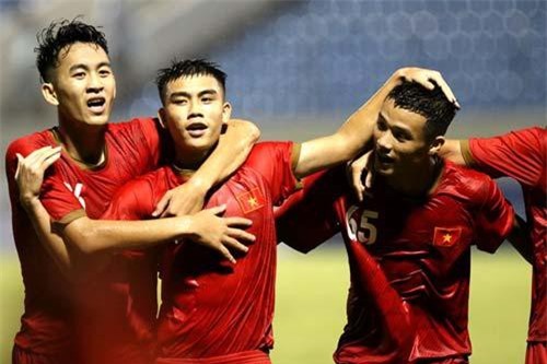 HLV U21 Vi&#x1EC7;t Nam ti&#x1EBF;n c&#x1EED; 3 c&#x1EA7;u th&#x1EE7; cho HLV Park Hang Seo