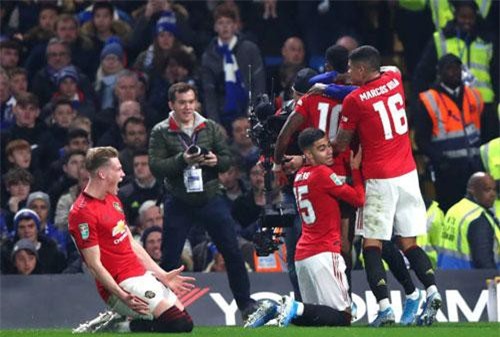 Kết quả bóng đá ngày 31/10: MU hạ Chelsea, Liverpool hòa không tưởng