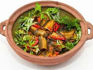 Lươn kho sả ớt hấp dẫn với hương vị cay nồng đậm đà cho ngày se lạnh