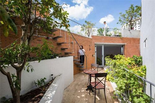 Nhà gạch nung rợp bóng cây xanh lọt đề cử kiến trúc đẹp nhất thế giới