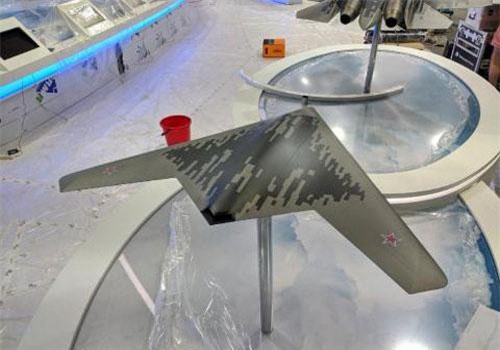 S-70 Okhotnik Nga được trang bị động cơ kiểu X-47B