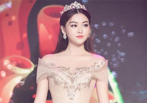 Vẻ gợi cảm của Tường San được dự đoán là á hậu Miss International