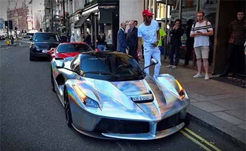 Aubameyang – tiền đạo Arsenal độ Ferrari LaFerrari bị 'ném đá' tơi tả
