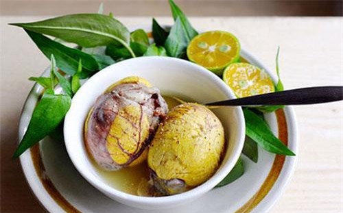 Clip: Điểm danh những món đặc sản của Việt Nam khiến du khách nước ngoài hốt hoảng