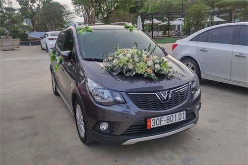 Dân mạng thích thú với chiếc VinFast Fadil được trang trí làm xe đón dâu