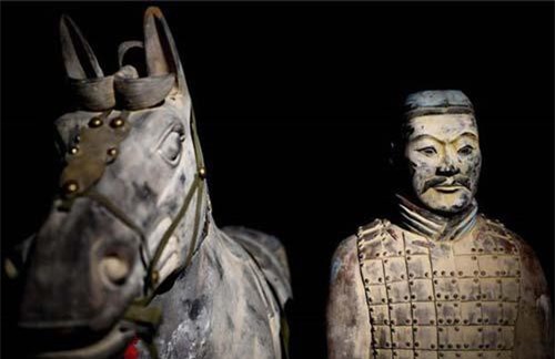 Đội quân đất nung trong lăng Tần Thủy Hoàng không có một vị thống soái, lý do vì sao?