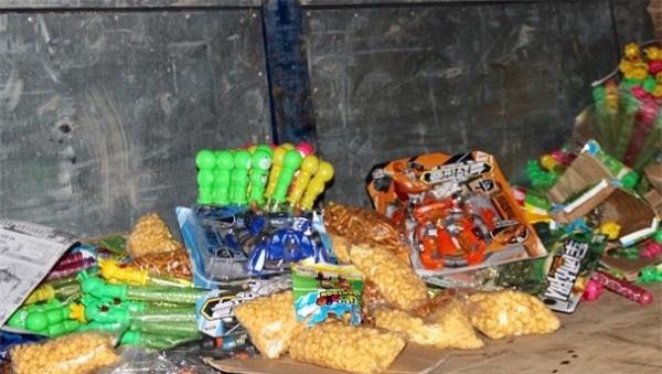 Hà Tĩnh: Tiêu hủy hơn 6.000 sản phẩm không rõ nguồn gốc xuất xứ