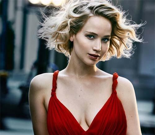 'Mỹ nhân quyến rũ nhất thế giới' muối mặt vì sự cố nhạy cảm khi mặc váy gợi cảm