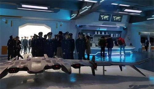 Trung Quốc khoe mẫu tàu sân bay siêu tưởng, chế áp không gian