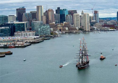 Choáng với khu trục hạm 'già' ngang nước Mỹ tới nay vẫn chạy tốt