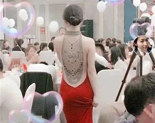 Cô dâu lưng trần trong đám cưới lộ mặt khiến nhiều người 'ngã ngửa'