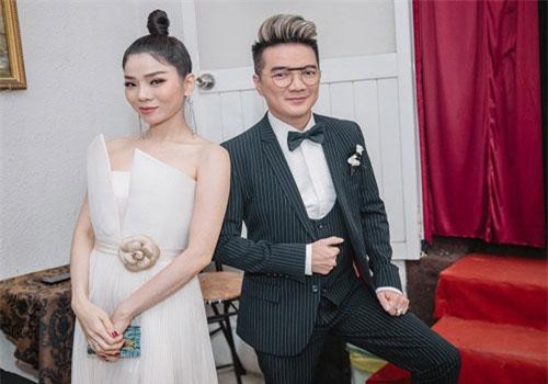 Giữa ồn ào vụ treo thưởng, Đàm Vĩnh Hưng đi hát quyên tiền cho trẻ em nghèo