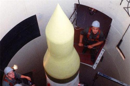 Hiểm họa khôn lường từ vũ khí mang AI