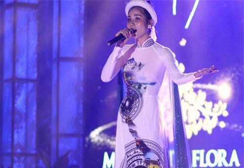 Hoa hậu Phương Khánh nói gì về giọng hát 'tệ' của Hoàng Hạnh tại Miss Earth 2019?