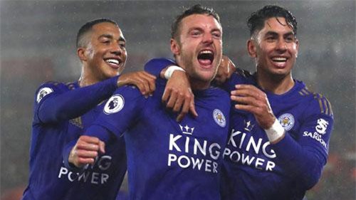 Leicester của Rodgers có xuất sắc hơn Leicester vô địch Ngoại hạng Anh?