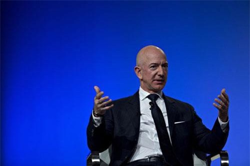 Mất 7 tỷ USD, Jeff Bezos trả ngôi giàu nhất thế giới cho Bill Gates