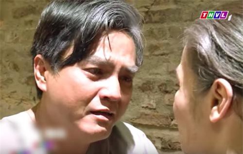 'Tiếng sét trong mưa' tập cuối: Khải Duy ôm Thị Bình trong tù, khóc nức nở cầu xin cai ngục trước lúc tử hình