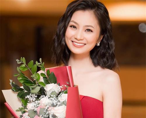 Cuộc sống trái ngược trên phim của Diệu Hương 'Hoa hồng trên ngực trái'