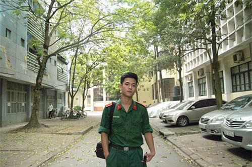 Hotboy 9X trường quân sự 'siêu cấp đẹp trai' lại còn lắm tài lẻ khiến hội chị em điêu đứng: Liêm sỉ gì tầm này nữa!