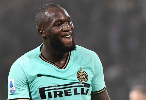 Lukaku cân bằng kỷ lục ghi bàn của Ronaldo 'béo' ở Serie A