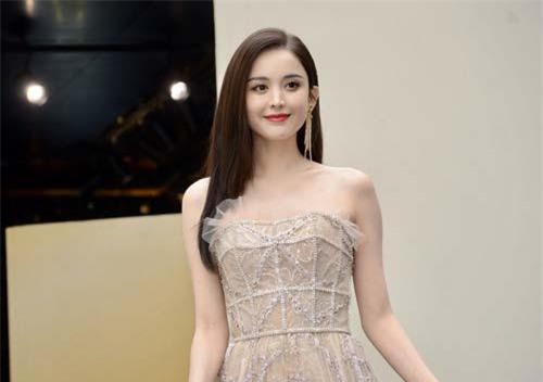 Mỹ nhân Tân Cương đẹp không tì vết, quyến rũ tựa tiên nữ