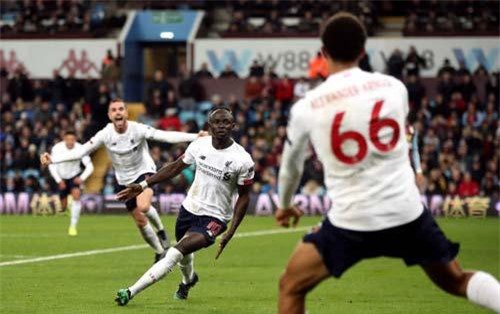 Ngược dòng ngoạn mục, Liverpool nối dài mạch bất bại