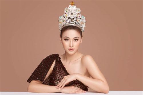 Phương Khánh 'lột xác' gợi cảm sau 1 năm đăng quang Miss Earth 2018