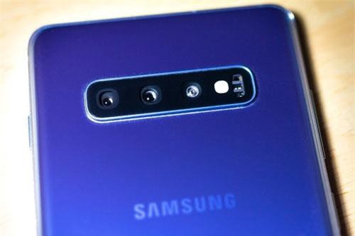 Samsung Galaxy S10 Plus giảm giá 8 triệu đồng tại Việt Nam