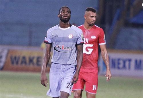 CLB TP.HCM chia tay Louis Ewonde và các ngoại binh