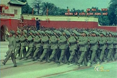 Đi tìm khẩu súng lạ trong lễ duyệt binh đầu tiên của QĐND Việt Nam