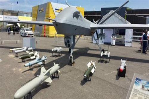 Mỹ mua UAV Trung Quốc để luyện bắn