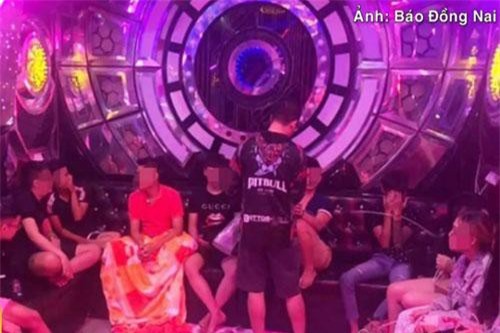 Phát hiện 50 đối tượng dương tính với ma túy trong quán karaoke ở Đồng Nai