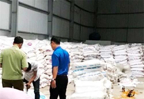 Phú Yên: Tạm giữ 30 tấn đường không rõ nguồn gốc