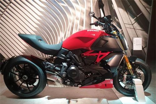 'Soi' môtô Ducati 1.262cc, giá cao hơn Hyundai Tucson