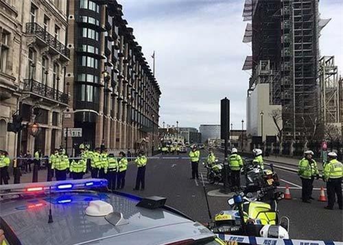 Anh hạ cấp độ cảnh báo khủng bố