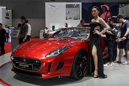 Chiêm ngưỡng Jaguar F-Type R Convertible hơn 10 tỷ tại Việt Nam