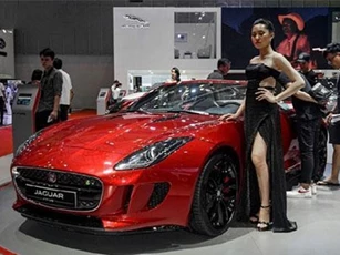 Chiêm ngưỡng Jaguar F-Type R Convertible hơn 10 tỷ tại Việt Nam