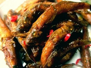 Clip: Bí quyết làm cá bống kho dưa cực đưa cơm