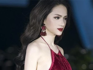 Clip: Đây đích thị là nàng hoa hậu 'nhiều muối' nhất trong showbiz Việt