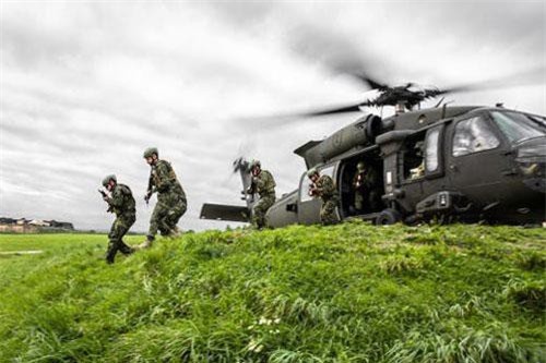 Lực lượng đặc biệt của Mỹ tập trận 'nở hoa trong lòng địch' ở Đức