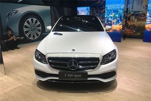 Mercedes-Benz E200 Sport 2019 giá 2,317 tỷ đồng tại Việt Nam có gì để cạnh tranh với Lexus ES250?