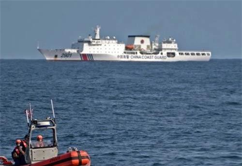 Tàu tuần duyên Mỹ, cảnh sát biển Trung Quốc vừa 'tạt đầu' nhau?